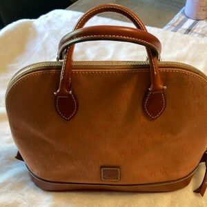 Unique Logo Dooney & Burke Purse